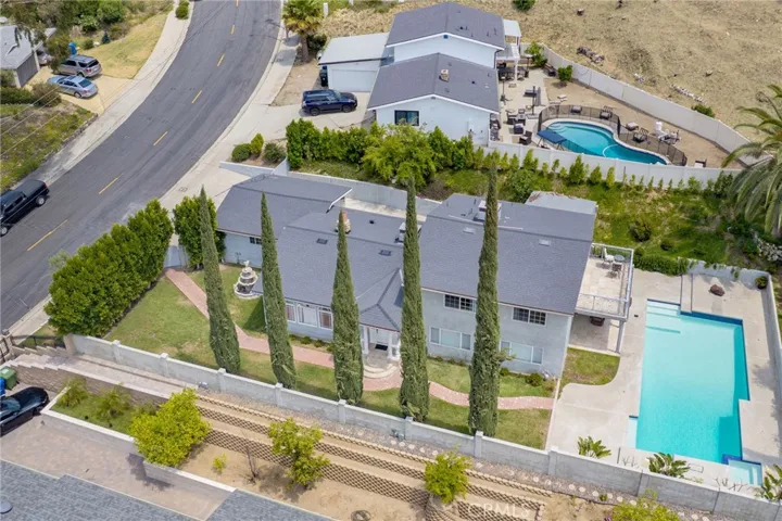 7980 Hollywood Way, Sun Valley, California 91352