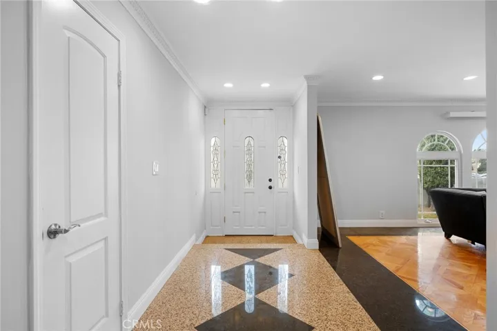 7980 Hollywood Way, Sun Valley, California 91352
