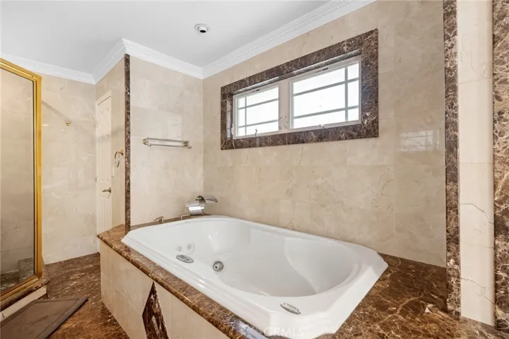 7980 Hollywood Way, Sun Valley, California 91352