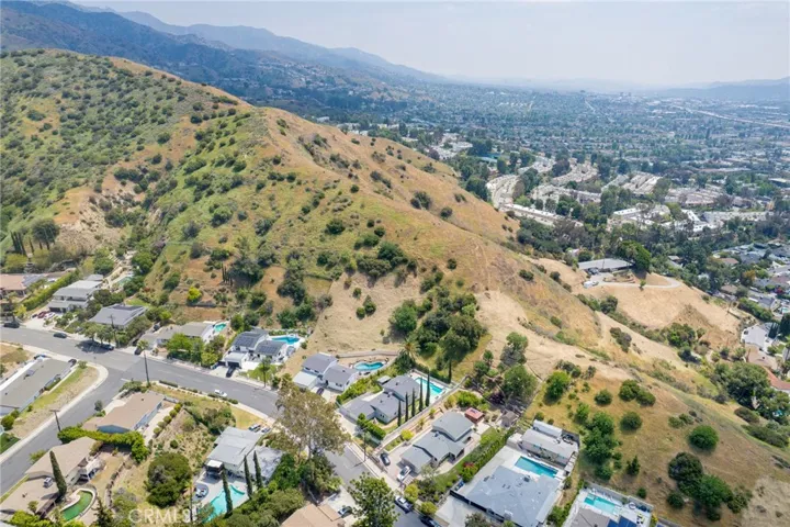 7980 Hollywood Way, Sun Valley, California 91352
