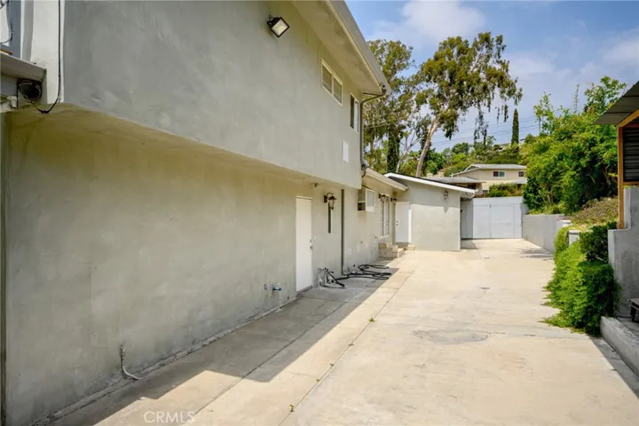 7980 Hollywood Way, Sun Valley, California 91352
