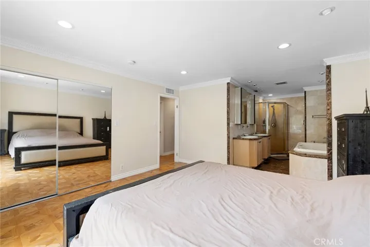 7980 Hollywood Way, Sun Valley, California 91352