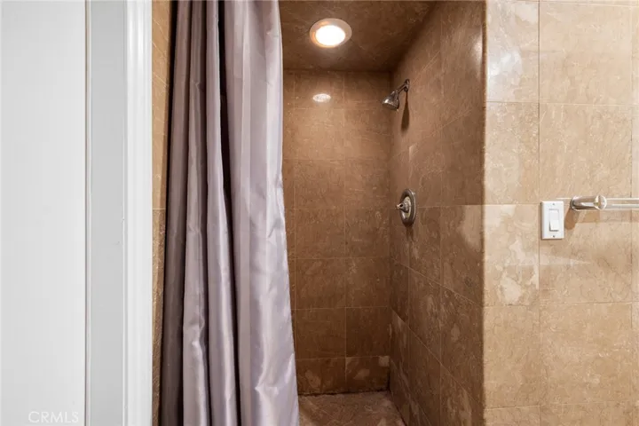 7980 Hollywood Way, Sun Valley, California 91352