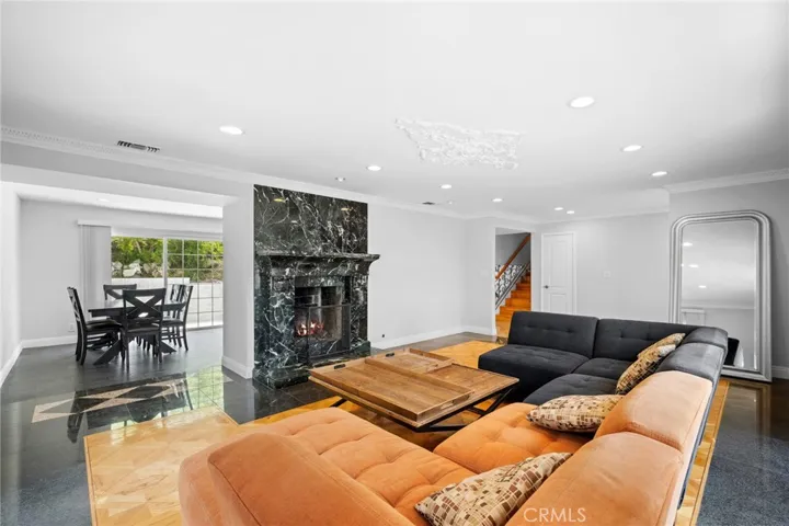 7980 Hollywood Way, Sun Valley, California 91352