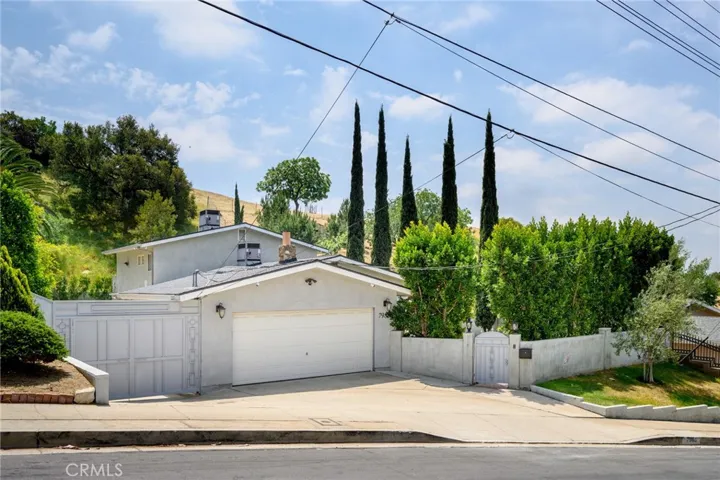 7980 Hollywood Way, Sun Valley, California 91352