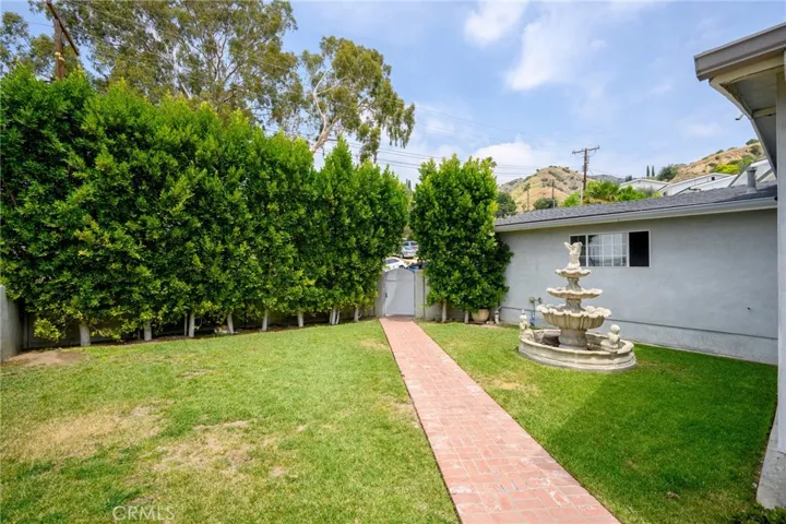 7980 Hollywood Way, Sun Valley, California 91352