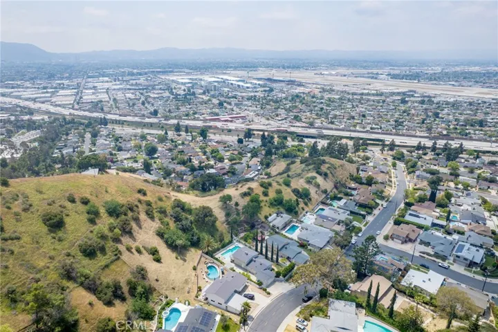 7980 Hollywood Way, Sun Valley, California 91352
