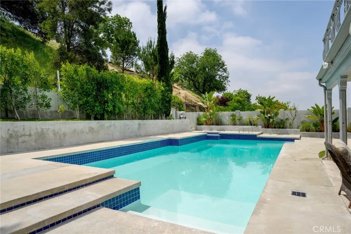 7980 Hollywood Way, Sun Valley, California 91352