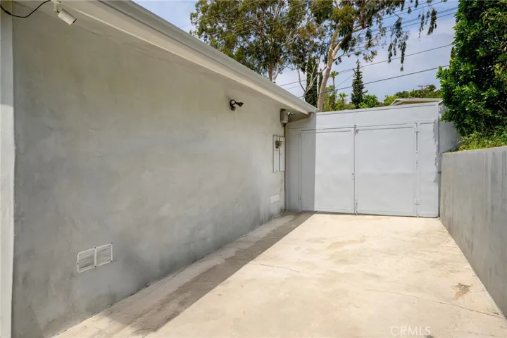 7980 Hollywood Way, Sun Valley, California 91352