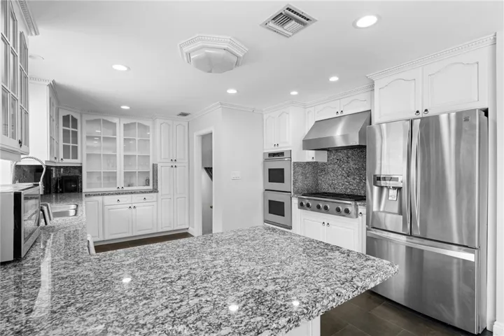 7980 Hollywood Way, Sun Valley, California 91352