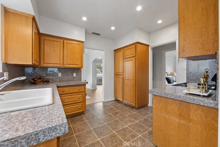 3552 Gaviota Avenue, Long Beach, California 90807
