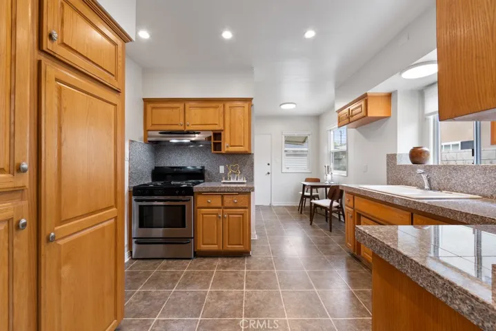 3552 Gaviota Avenue, Long Beach, California 90807