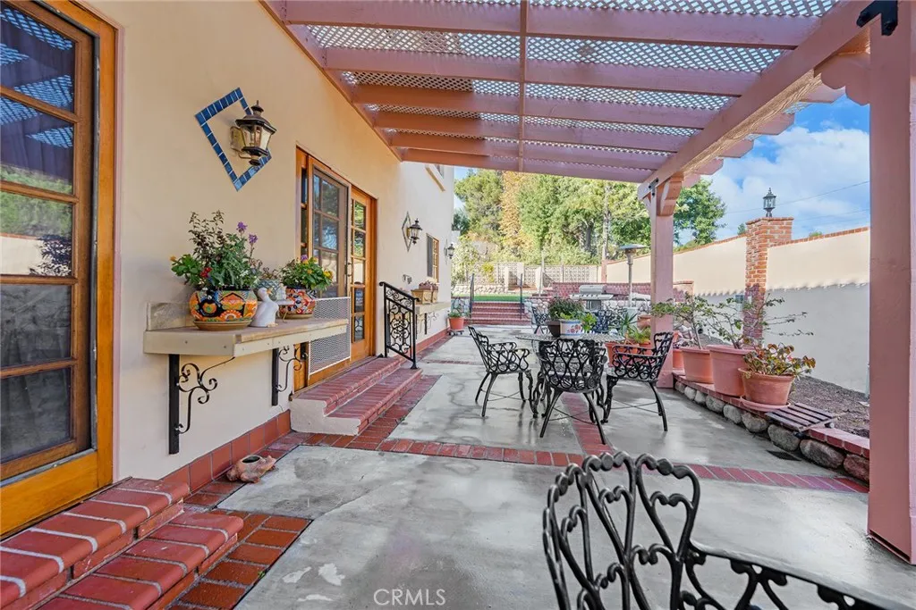 2240 Foothill Boulevard, Santa Ana, California 92705 home-pic-12