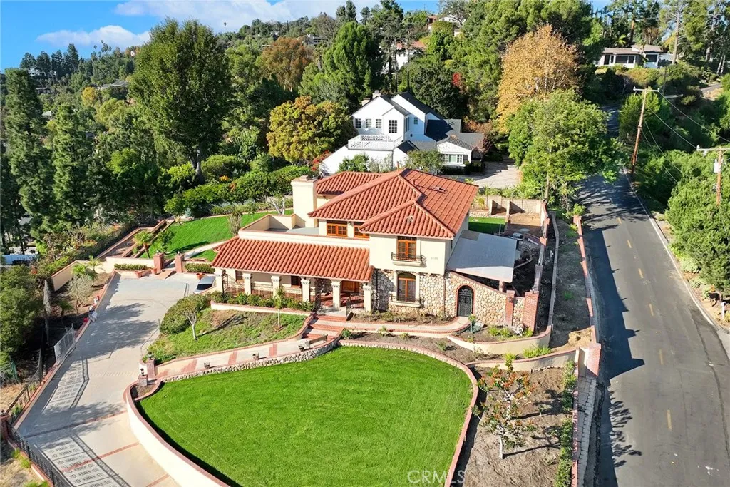 2240 Foothill Boulevard, Santa Ana, California 92705 home-pic-2