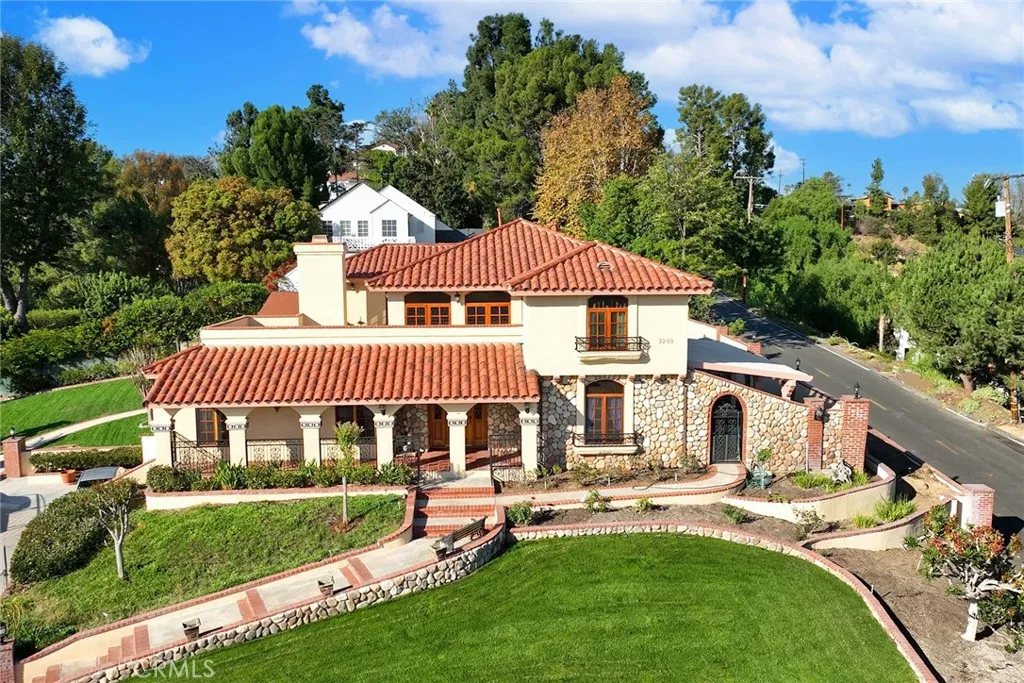 2240 Foothill Boulevard, Santa Ana, California 92705, 3 Bedrooms Bedrooms, ,4 BathroomsBathrooms,Residential,For Sale,Foothill,PW25101030