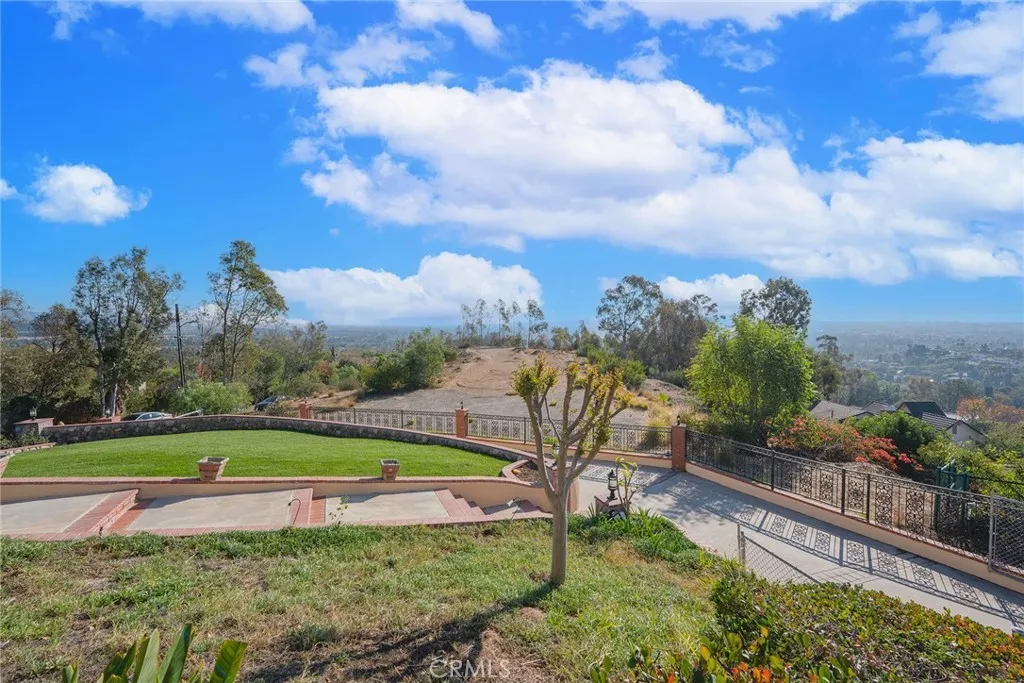 2240 Foothill Boulevard, Santa Ana, California 92705 home-pic-9