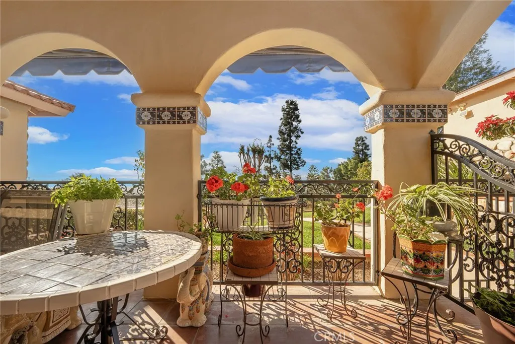 2240 Foothill Boulevard, Santa Ana, California 92705 home-pic-20
