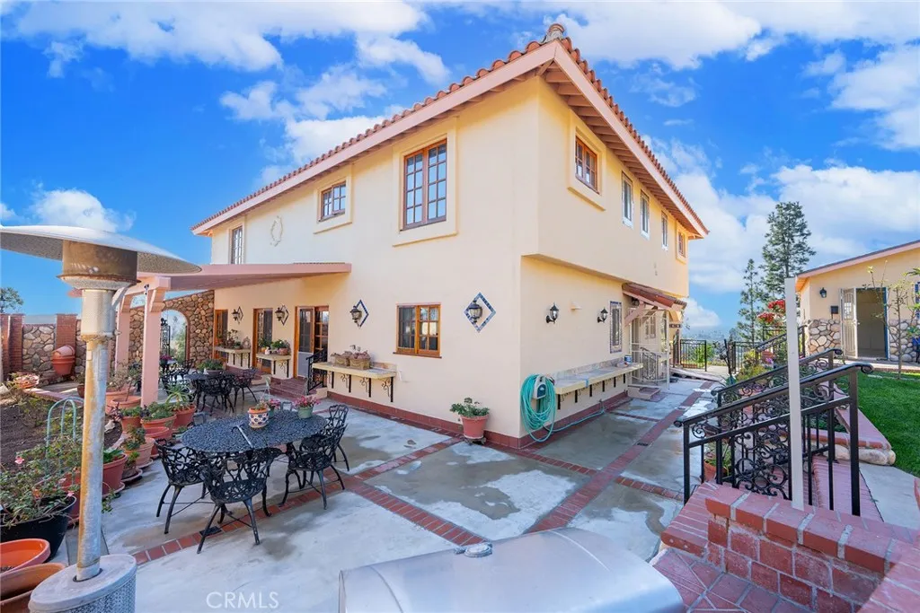 2240 Foothill Boulevard, Santa Ana, California 92705 home-pic-13