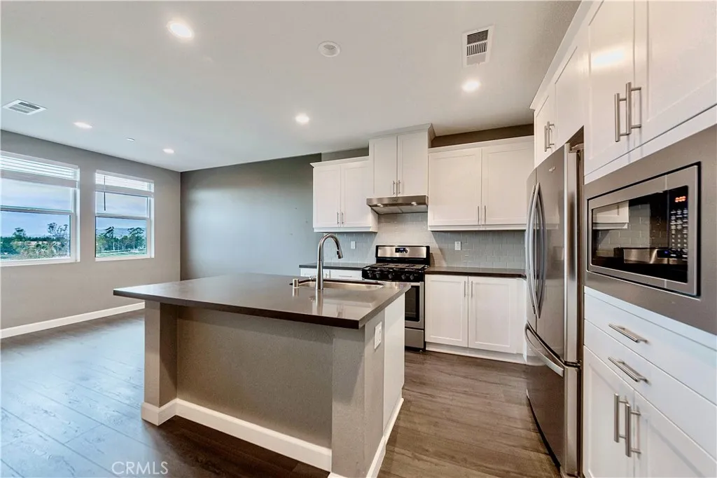 1114 Epic, Irvine, California 92618 home-pic-7