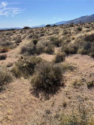 23 Outpost Road, Apple Valley, California 92308