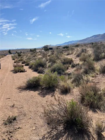 23 Outpost Road, Apple Valley, California 92308