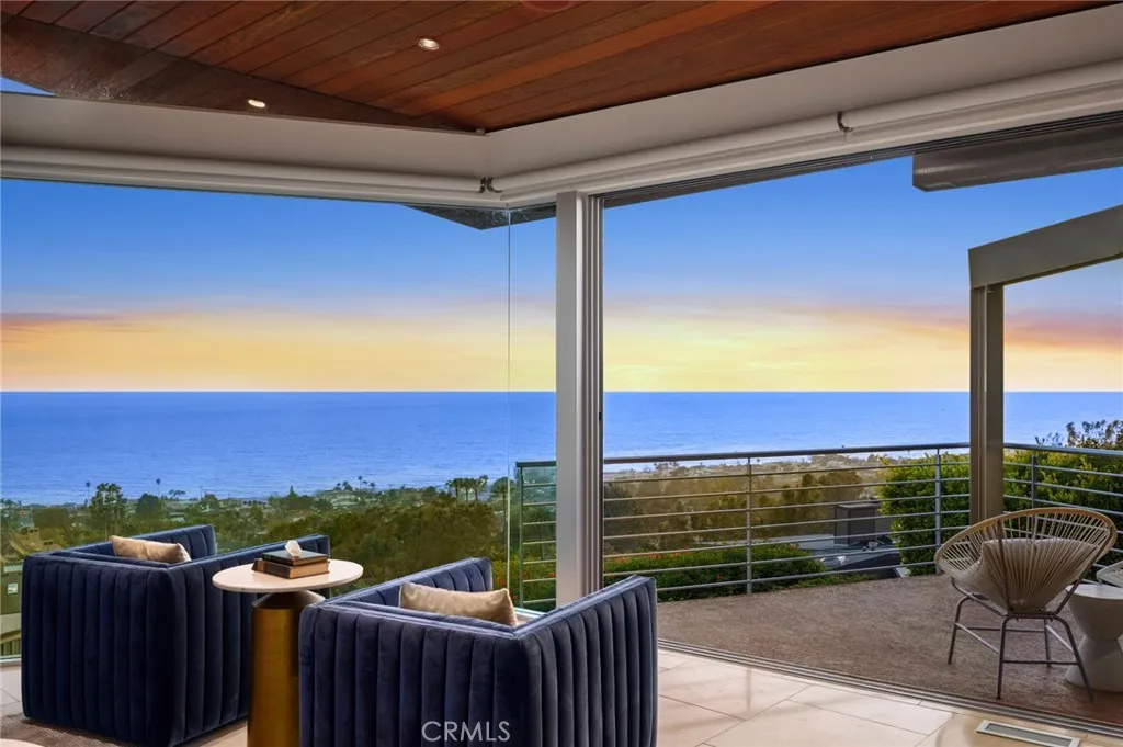 856 Diamond, Laguna Beach, California 92651, 4 Bedrooms Bedrooms, ,5 BathroomsBathrooms,Residential,For Sale,Diamond,LG25097922