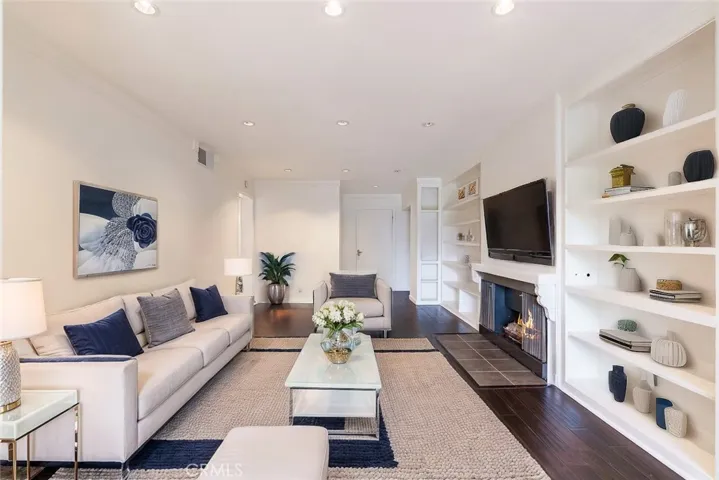 11102 Summertime Lane, Culver City, California 90230