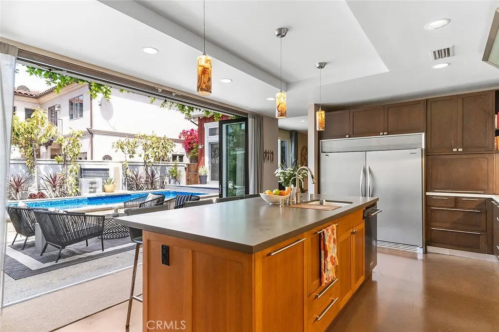 291 Argonne Avenue, Long Beach, California 90803 home-pic-12