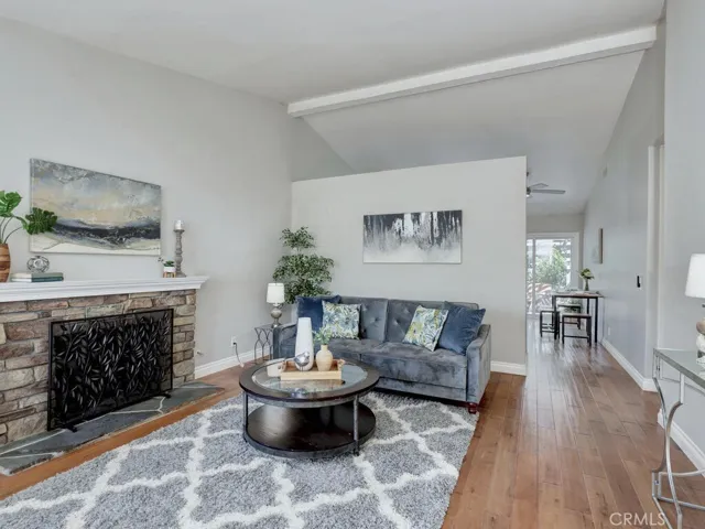 Free-flowing floor plan