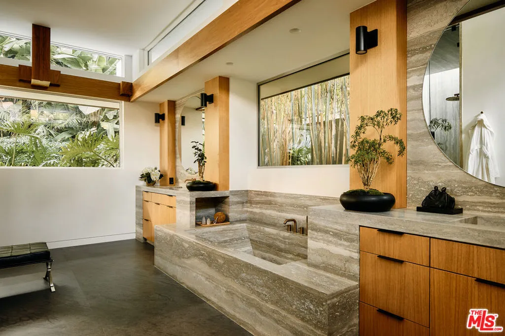 1061 Loma Vista Drive, Beverly Hills, California 90210 home-pic-17