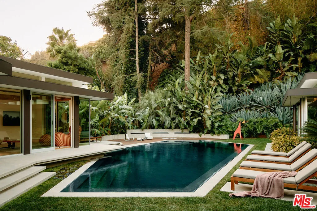1061 Loma Vista Drive, Beverly Hills, California 90210 home-pic-12