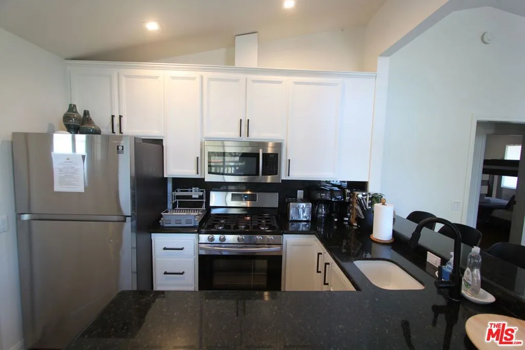 772 Cove Drive, Big Bear, California 92315 home-pic-9
