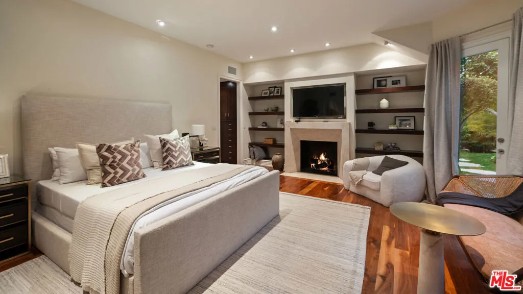 2576 Benedict Canyon Drive, Beverly Hills, California 90210 home-pic-10