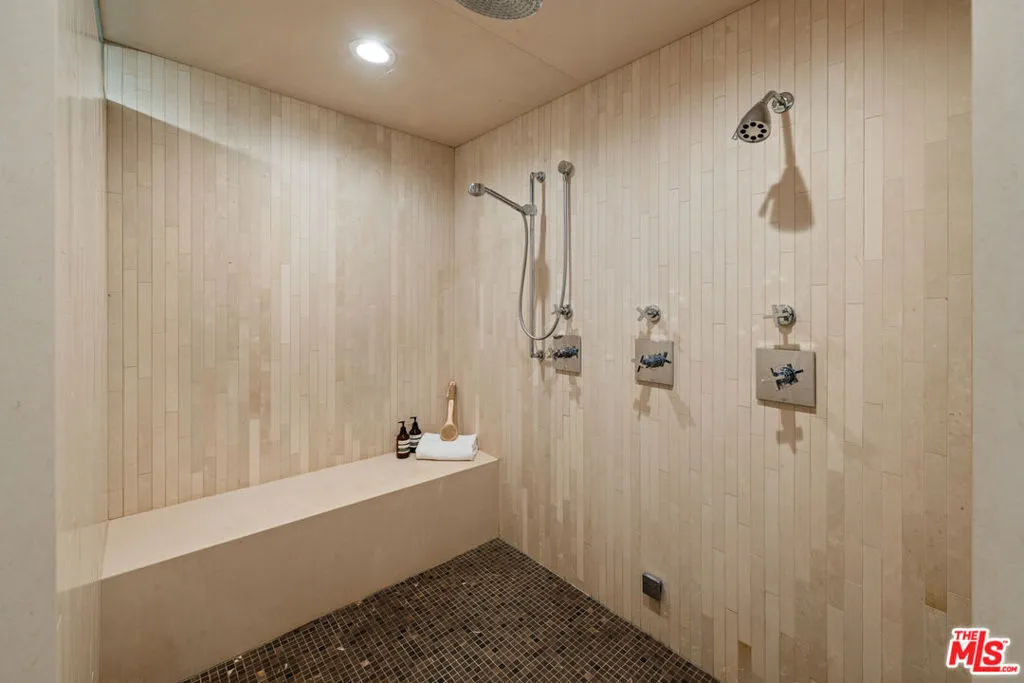 2576 Benedict Canyon Drive, Beverly Hills, California 90210 home-pic-12