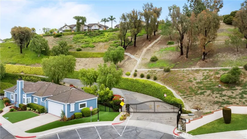 740 S Crown Pointe Drive, Anaheim Hills, California 92807
