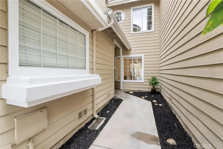 740 S Crown Pointe Drive, Anaheim Hills, California 92807