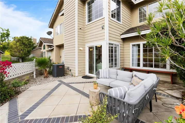 740 S Crown Pointe Drive, Anaheim Hills, California 92807