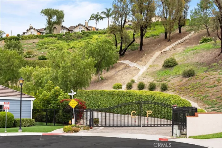 740 S Crown Pointe Drive, Anaheim Hills, California 92807