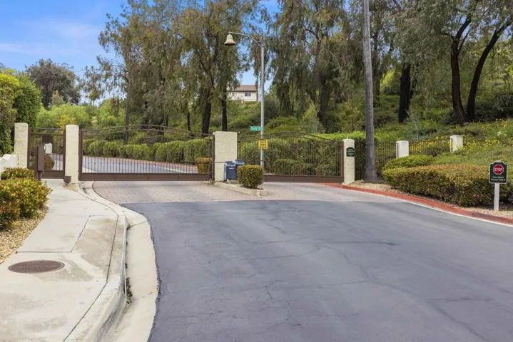 12156 Sand Trap Row, San Diego, California 92128