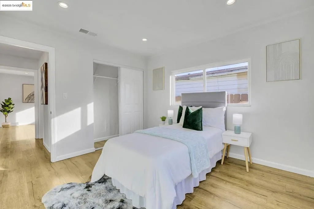 215 Isleton Ave, Oakland, California 94603 home-pic-34