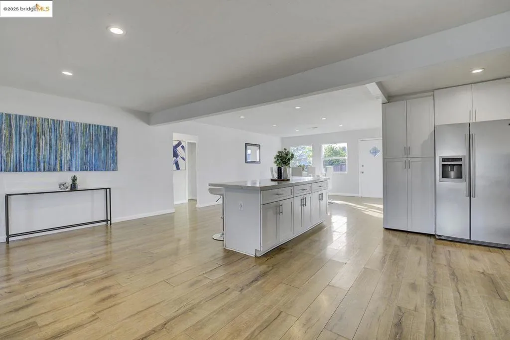 215 Isleton Ave, Oakland, California 94603 home-pic-11
