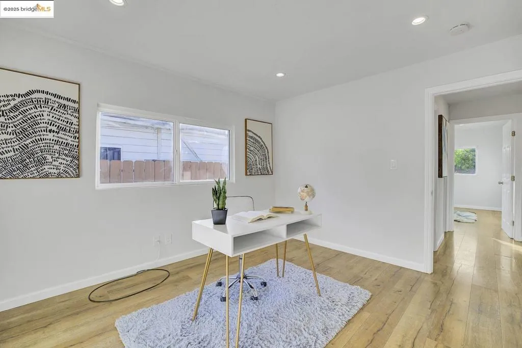 215 Isleton Ave, Oakland, California 94603 home-pic-31