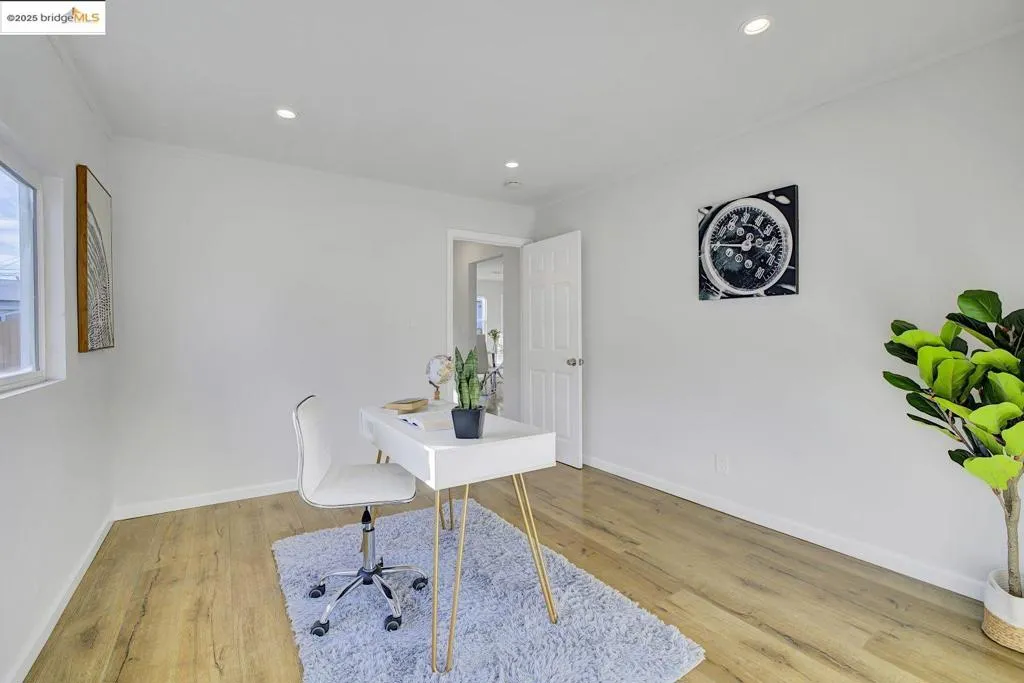 215 Isleton Ave, Oakland, California 94603 home-pic-30