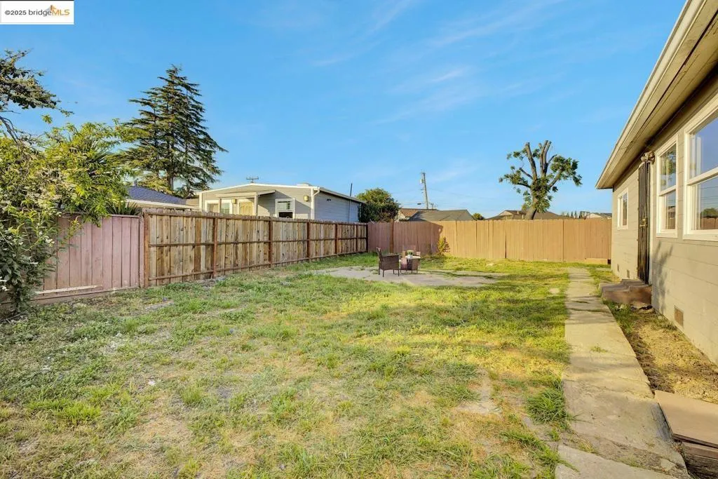 215 Isleton Ave, Oakland, California 94603 home-pic-37