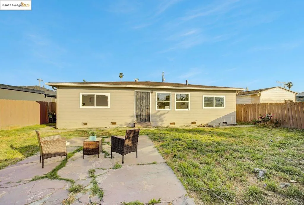 215 Isleton Ave, Oakland, California 94603 home-pic-38