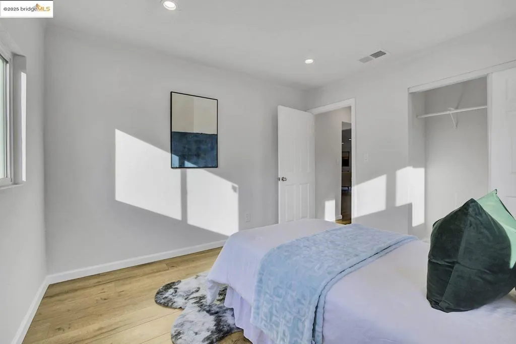 215 Isleton Ave, Oakland, California 94603 home-pic-33