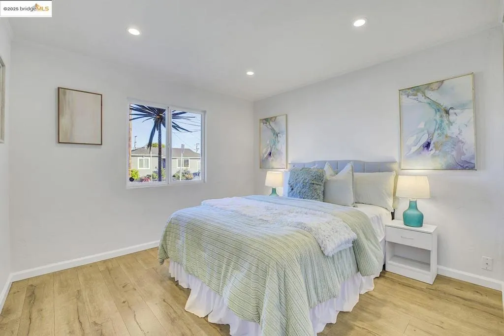 215 Isleton Ave, Oakland, California 94603 home-pic-26