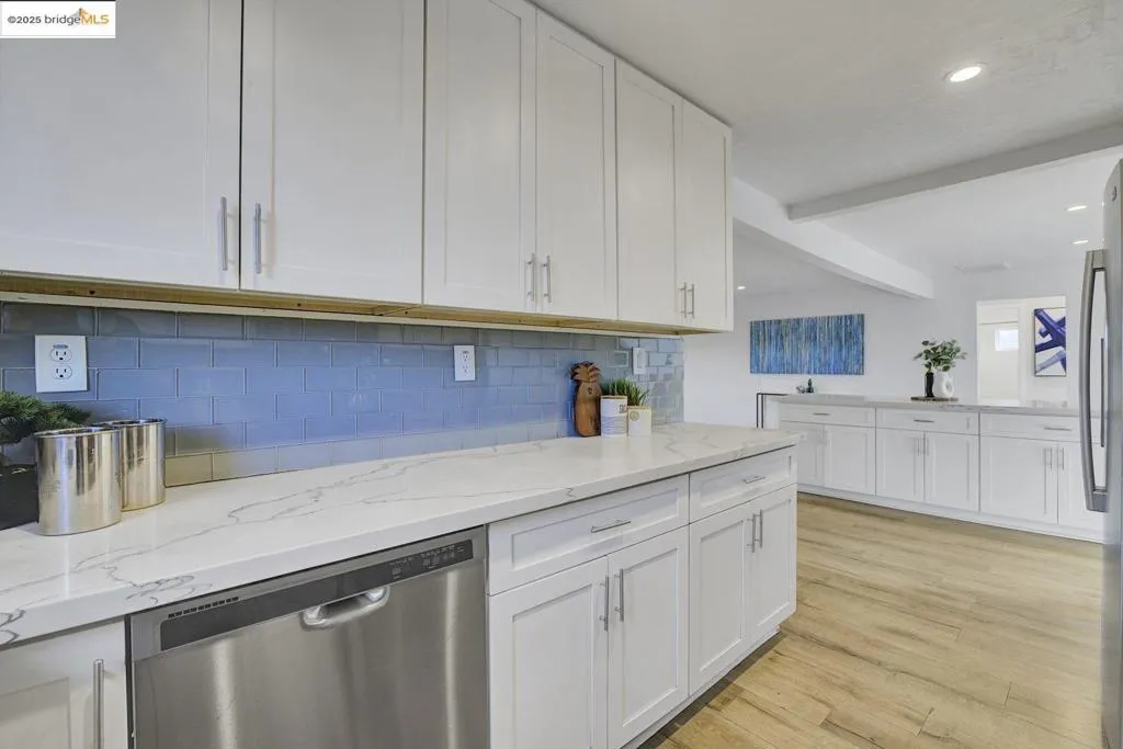215 Isleton Ave, Oakland, California 94603 home-pic-17