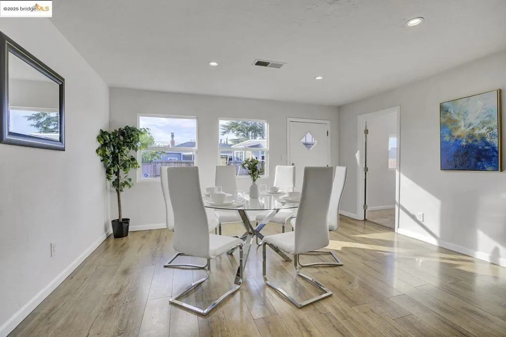 215 Isleton Ave, Oakland, California 94603 home-pic-14