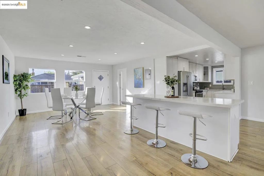 215 Isleton Ave, Oakland, California 94603 home-pic-7